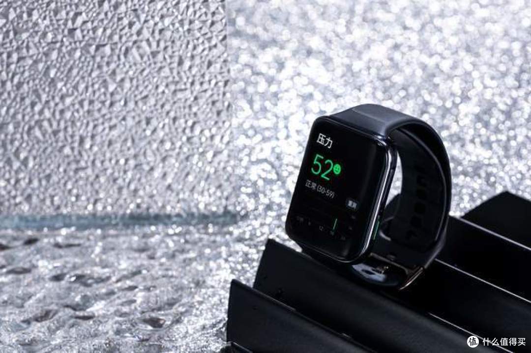 OPPO Watch 2真机图赏：方形微曲面之下，是可媲美手机的全能体验