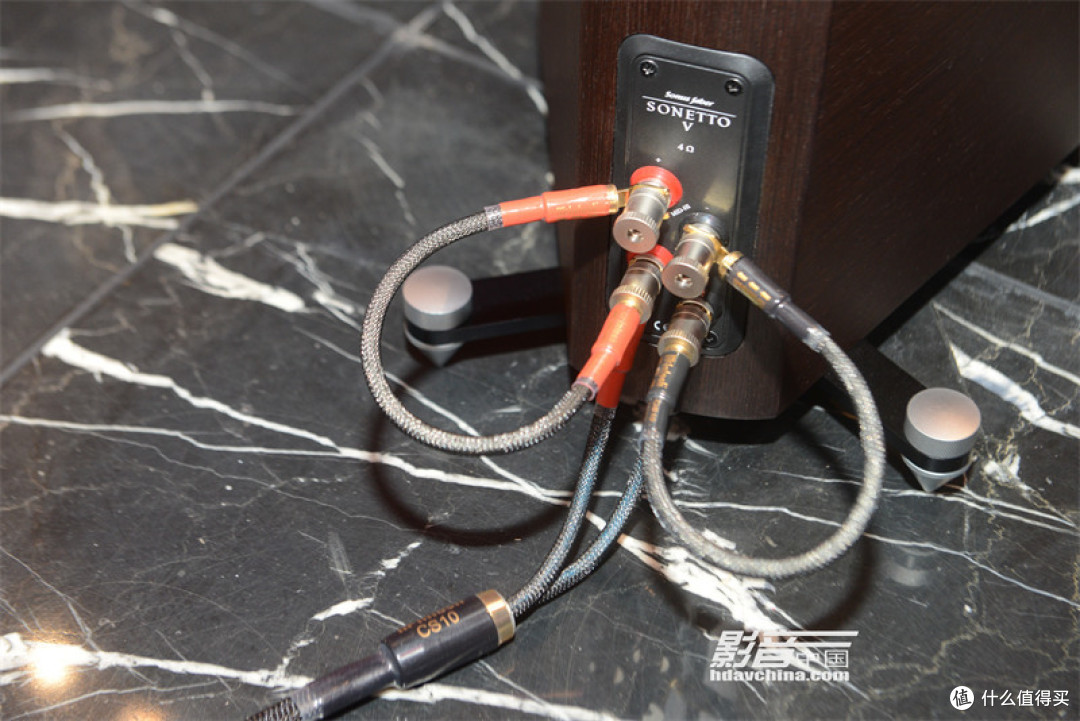 喇叭线和跳桥线分别是McIntosh CS 10（每边2.5米长度规格）和CS10-J