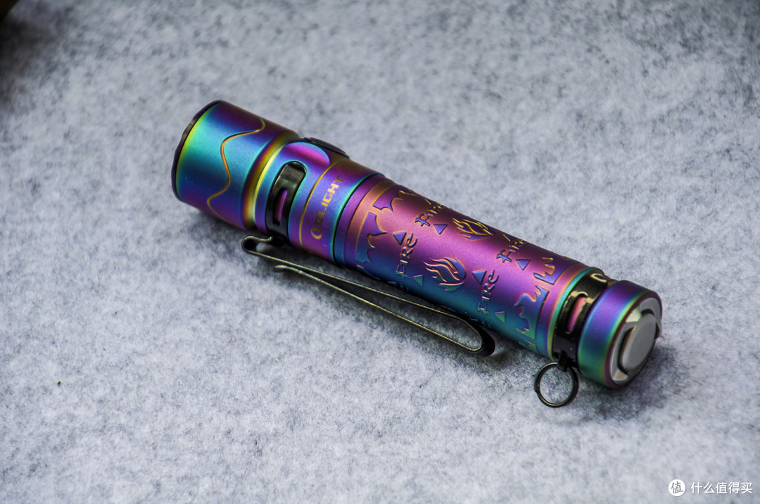 炫彩的光明:Olight 武士Mini2钛 限量版手电