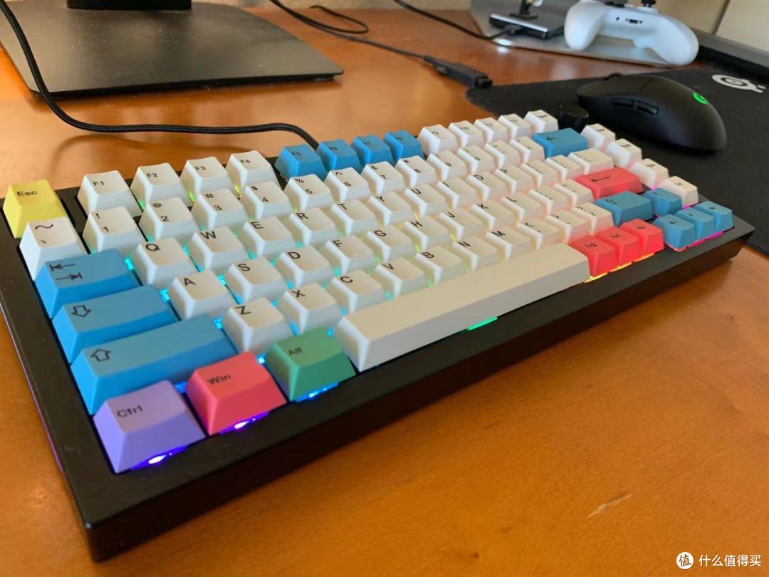 第一把客制化套件Glorious gmmk pro开箱