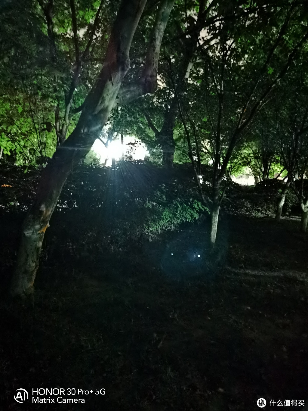 夜景PK realme gt大师探索版VS荣耀30Pro+