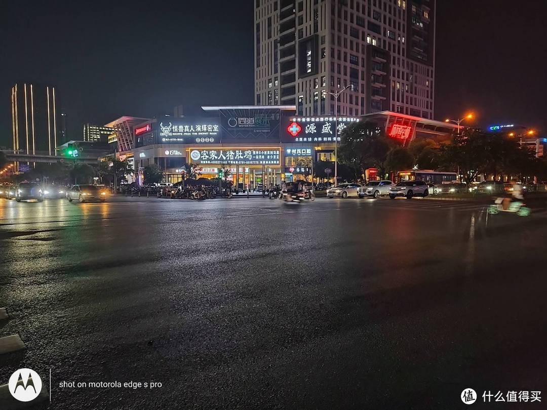 摩托罗拉edge s pro:更全面的旗舰之选,神U+轻薄设计