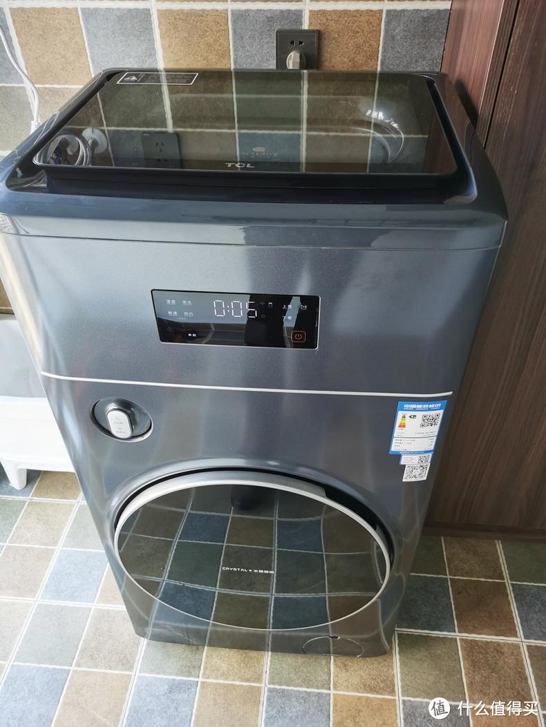 一键智慧洗衣，超适合新手奶爸被朋友家种草了TCL的G110T300-BYW星云蓝分区母婴洗衣机，?