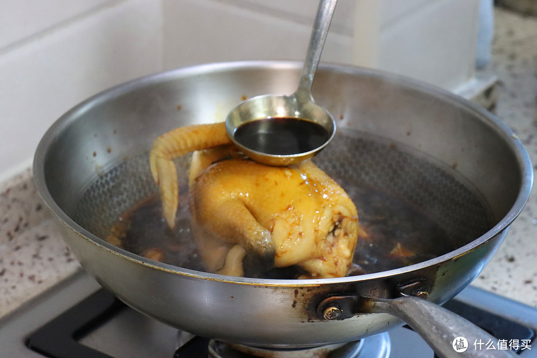 5种调料4个步骤，完成一份媲美金戈戈的豉油鸡~