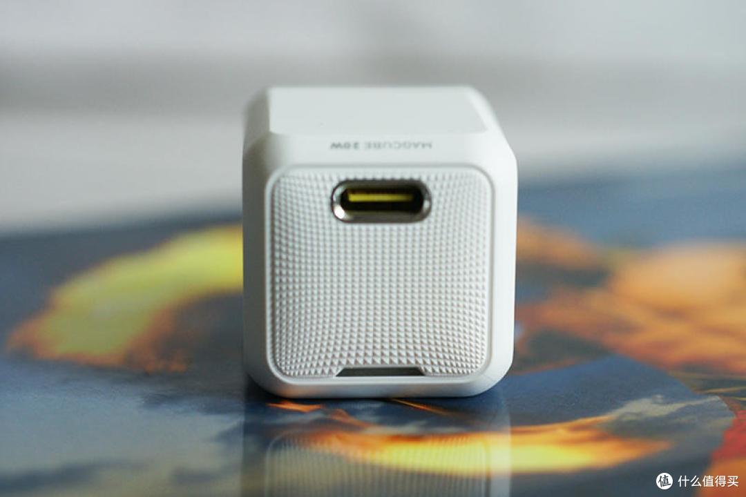 小体积,大能量:Aohi magcube 20W充电器体验
