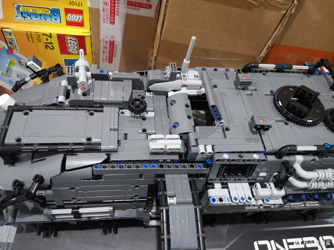 ONEBOT流浪地球系列 CN171 超大超霸气的全地形装甲运兵车