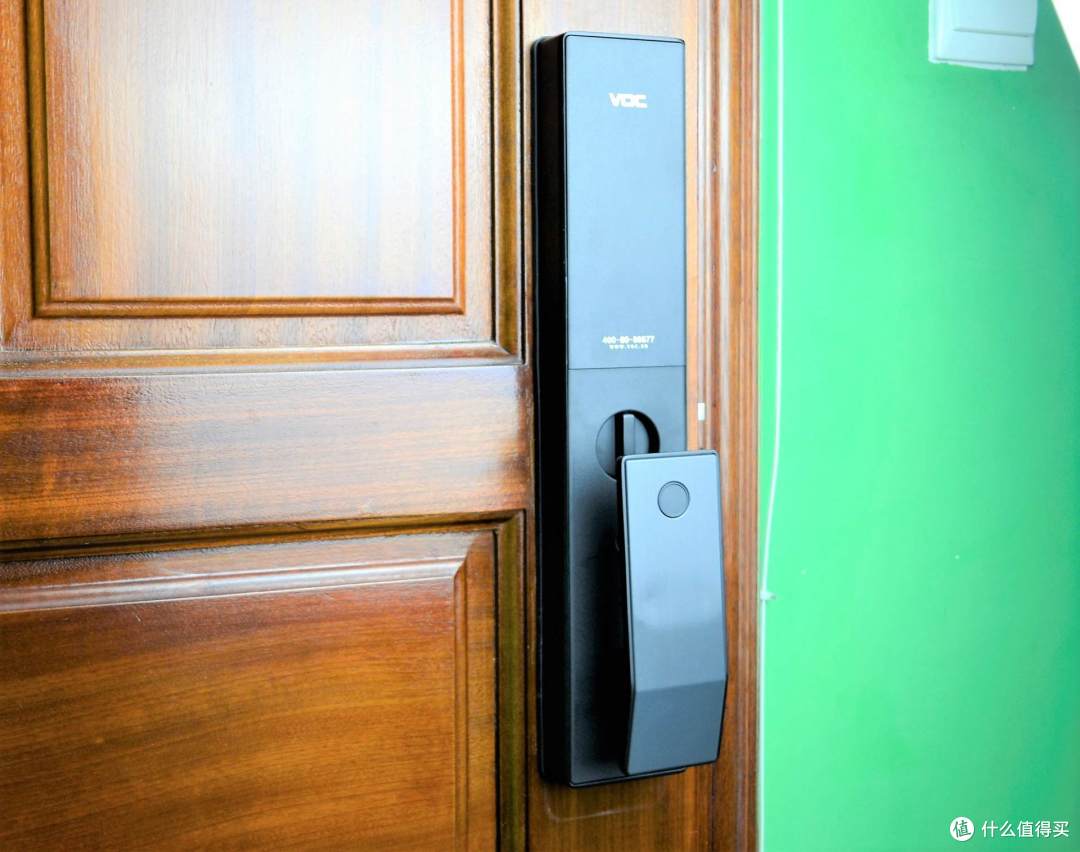 出门频繁忘带钥匙?VOC人脸识别智能锁T11-Face上线,家居安防掌控在指尖
