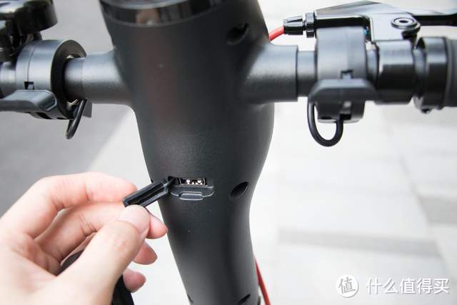 三档变速+30KM续航,可折叠还能定速巡航,科洛威电动滑板车评测