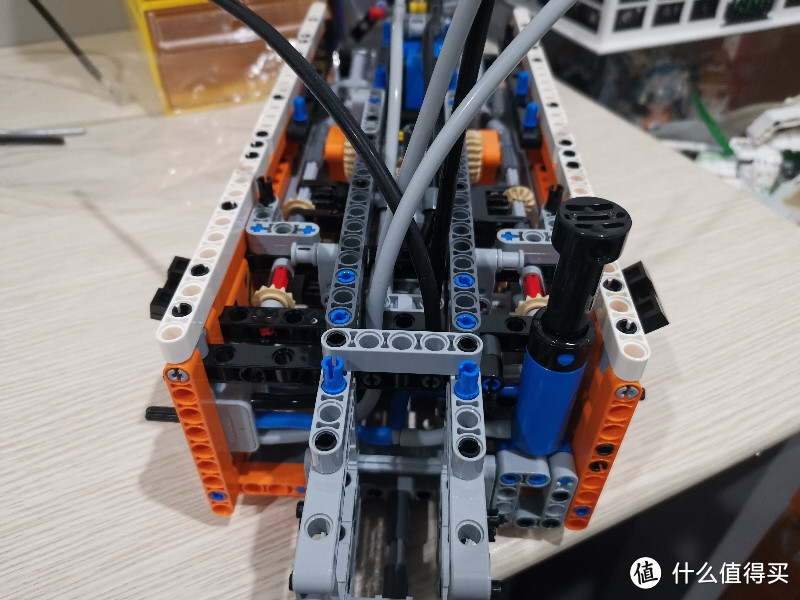 LEGO42128最新科技系列长鼻子的美式卡车大拖车气动系统的春天来了