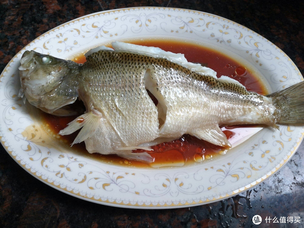 广东住家饭篇一百四十二蒸鱼刀法篇及清蒸鲈鱼
