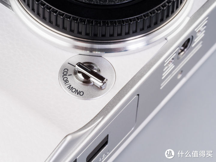不仅有复古的颜值，还是一台让人充满拍摄欲望的相机  奥林巴斯E-P7上手玩