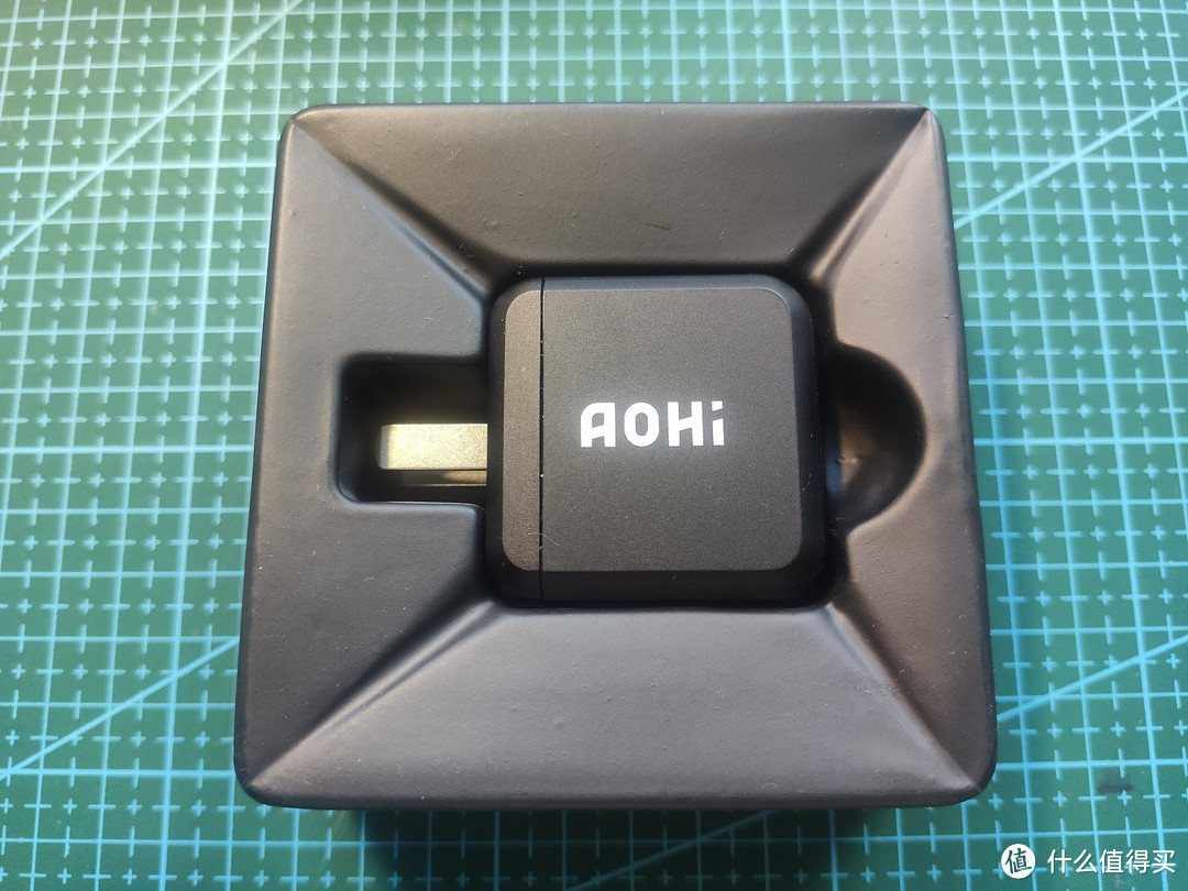 小身材有大能量——AOHI MAGCUBE 65W PD GaN充电器