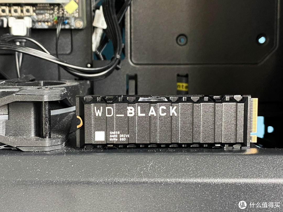 横评,国产新品阿斯加特PCIe4.0硬盘挑战国外名厂顶级产品,胜负如何?