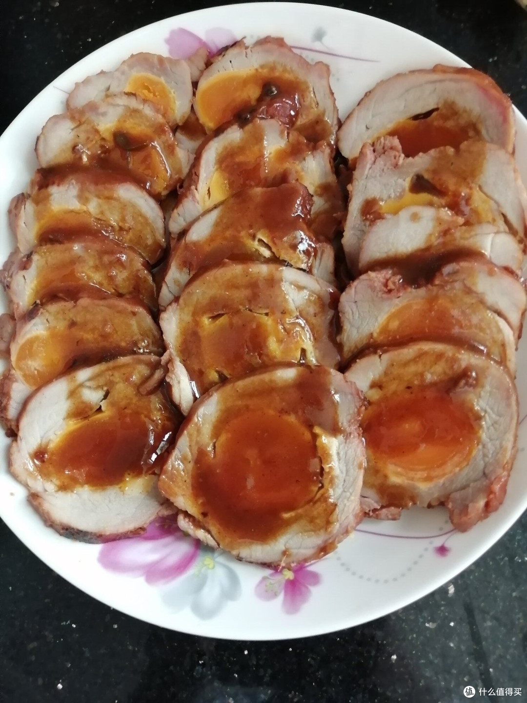 淋上酱汁 甜中带咸,色香味俱全 好香好好吃