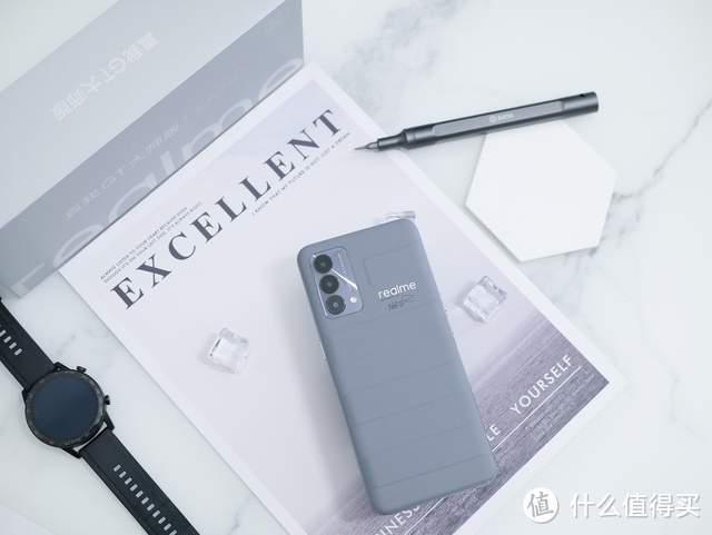 realme 真我GT 大师版：跟我玩质价比，你们玩不过我的