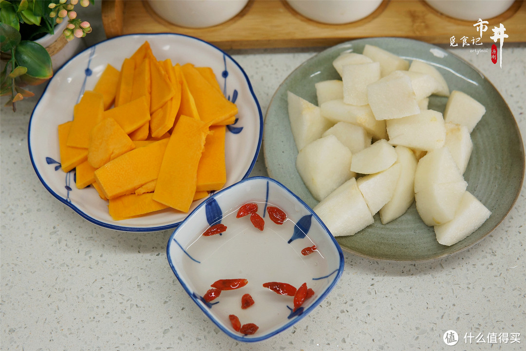 入秋后，南瓜和梨是绝配，每周煮几次，少辛增酸，顺利度过秋天
