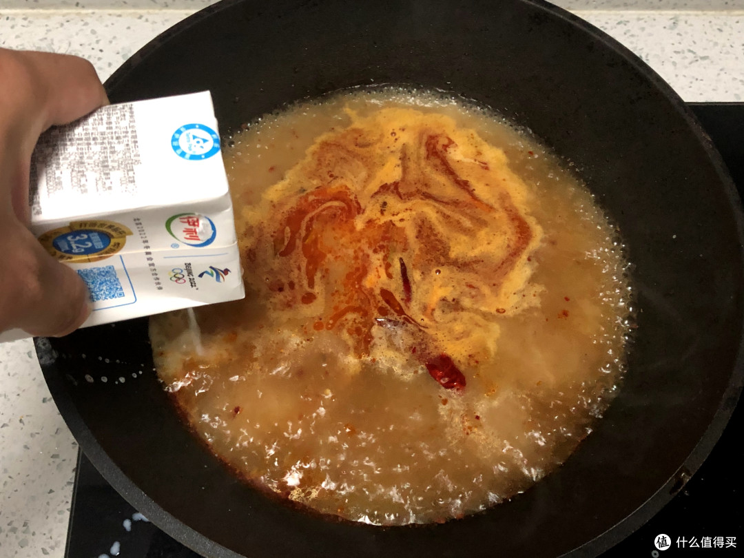 麻辣烫太贵吃不起,教你正确做法,10元做1锅,夫妻俩人吃到撑
