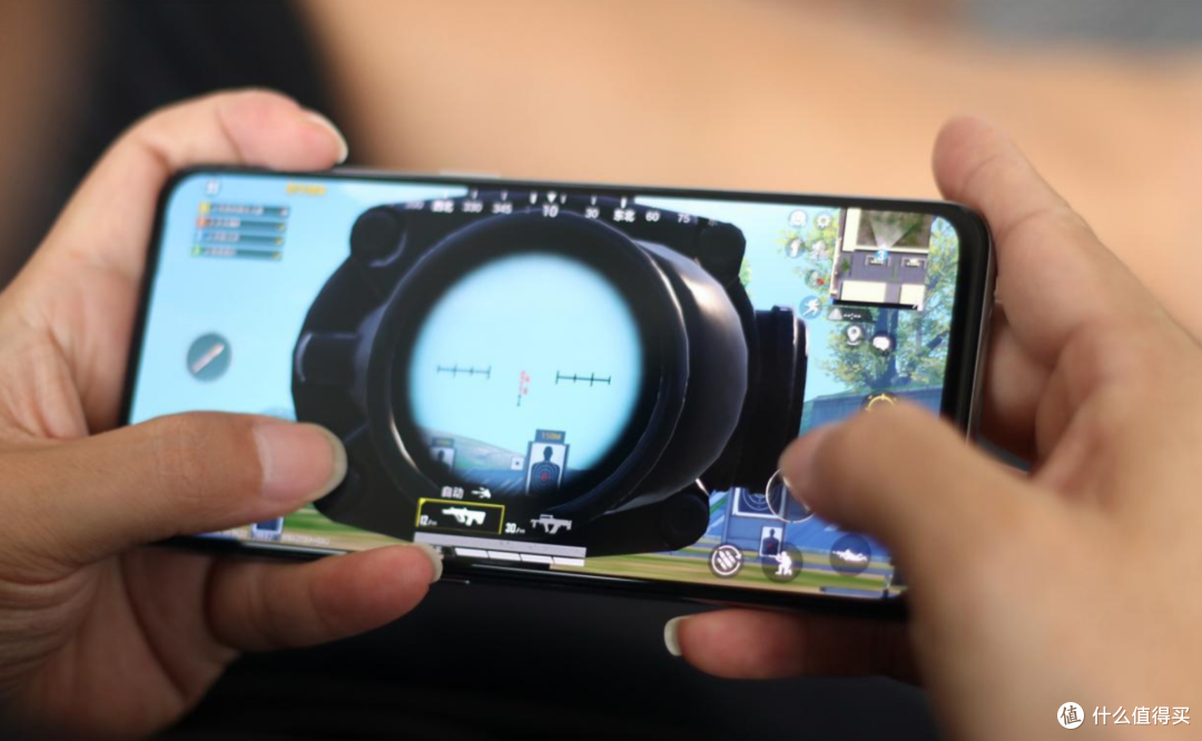 realme GT 大师版上手体验：除了骁龙处理器+120Hz屏，颜值