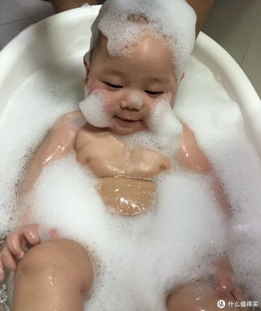 宝宝抗拒洗澡的原因是什么给宝宝洗澡需要注意的事项 什么值得买