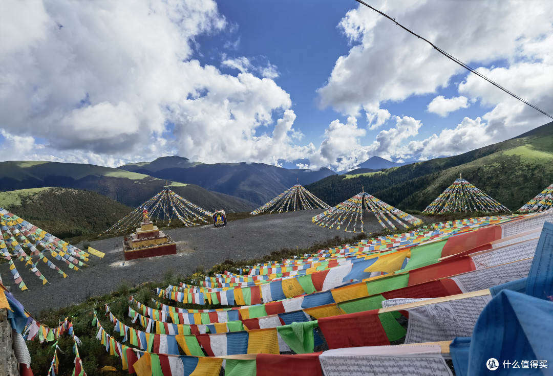 山顶经幡