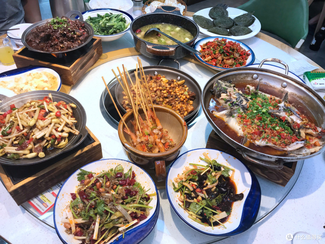 下馆子贴秋膘,12菜2点心不到350元,您看值不值?