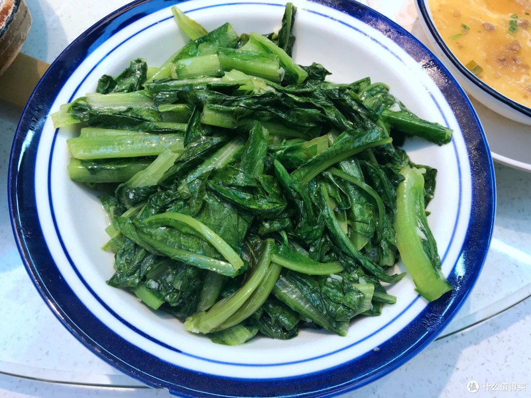 下馆子贴秋膘,12菜2点心不到350元,您看值不值?