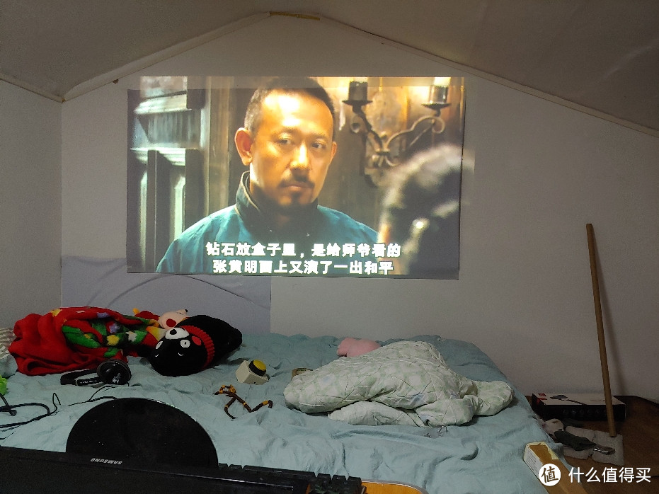 1000块的影音室搭建开始了,打工人也可以愉快的享受大屏幕带来的快乐了