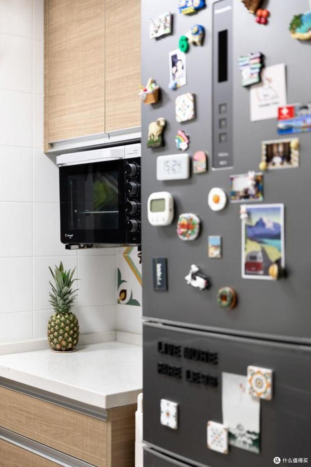 再买房,我一定学他家坚持去电视墙化,卧室书房合二为一,太实用了