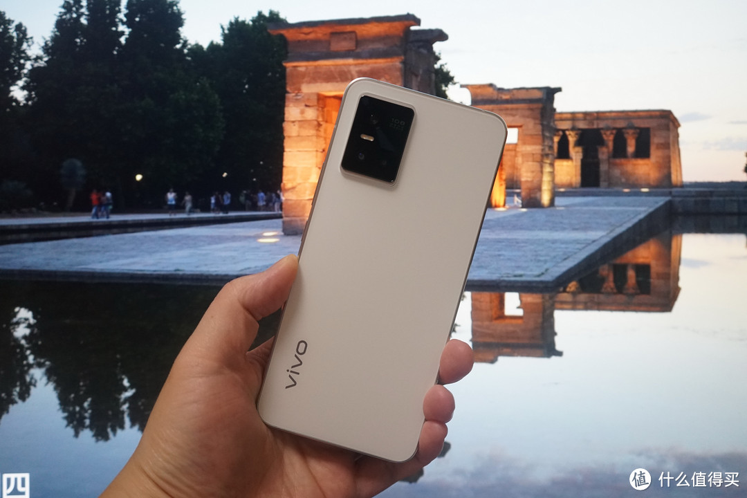 帅爆!美呆!照亮最美的你:vivo S10 Pro柔光自拍旗舰5G手机