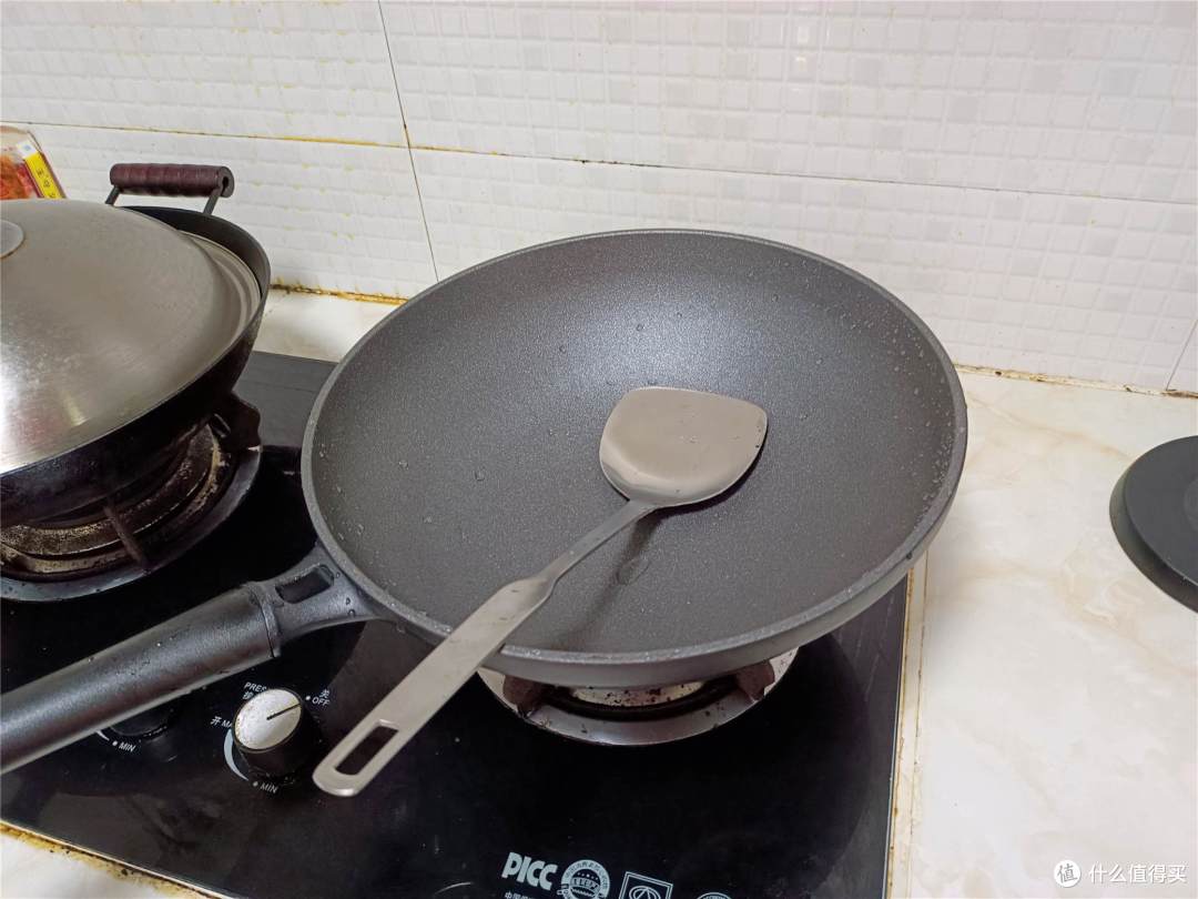 晶钻耐磨技术加持!九阳不粘锅评测:轻松感受极致的爆炒乐趣