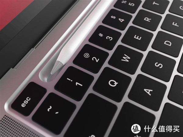 苹果新款 MacBook Pro 将砍掉 Touch Bar 触控条，配有 Apple Pencil 手写笔