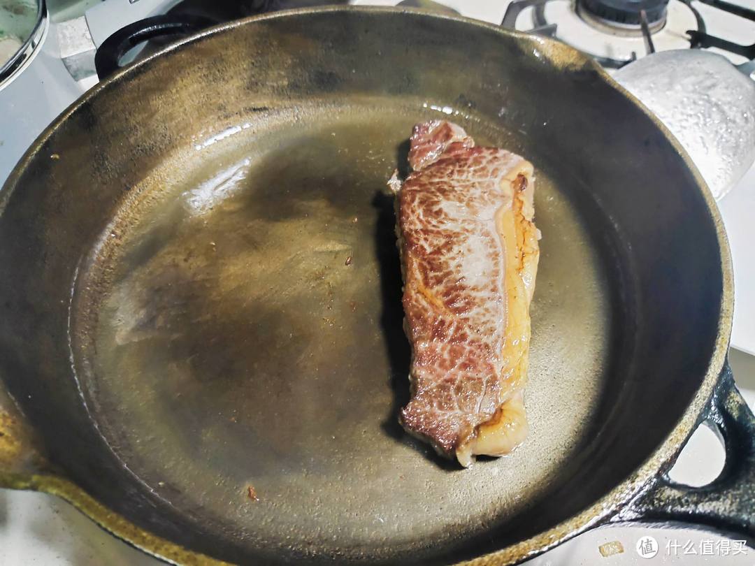 为了煎好铁板牛排，我把铸铁锅磨了个遍