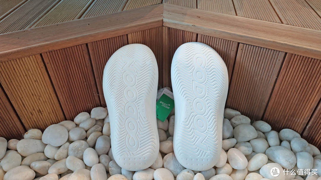 咕咚运动舒缓拖鞋,集轻、柔、弹于一体,穿上它真的不累脚