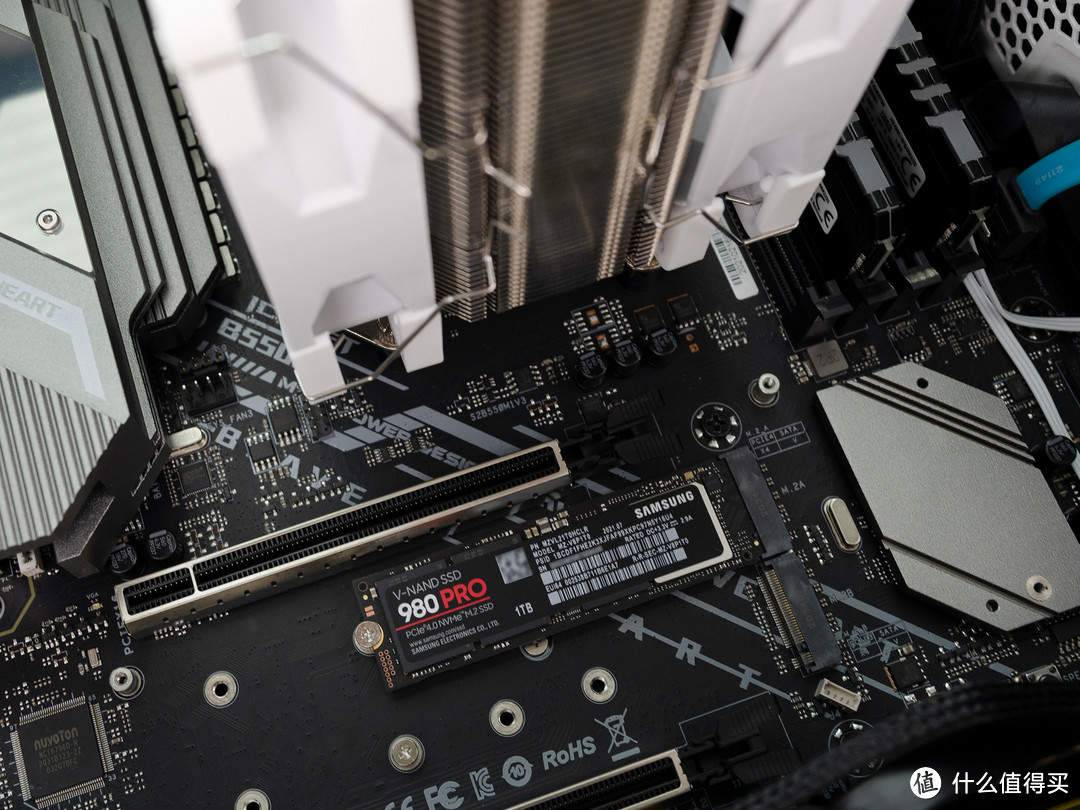 Intel VS AMD，谁搭载PCIE Gen4硬盘更快？