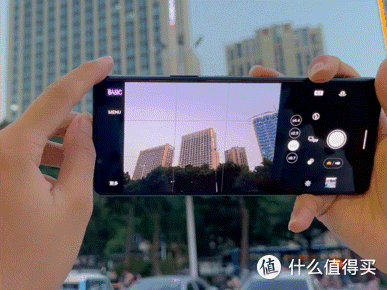 买相机送手机?不吹不黑,上手体验。口袋里的微单_索尼Xperia 1 III