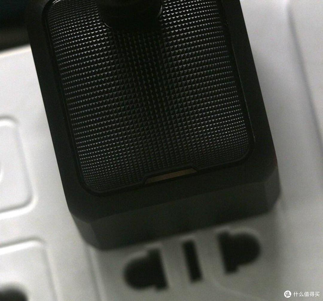 体积小散热强——AOHi 65W GaN 氮化镓充电头 使用体验