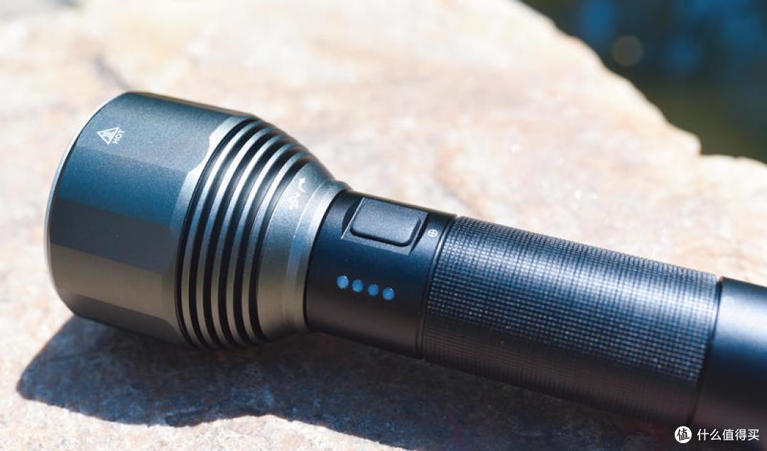 性价比高到惨烈，极低的价格，极高的效率-纳拓户外强光手电