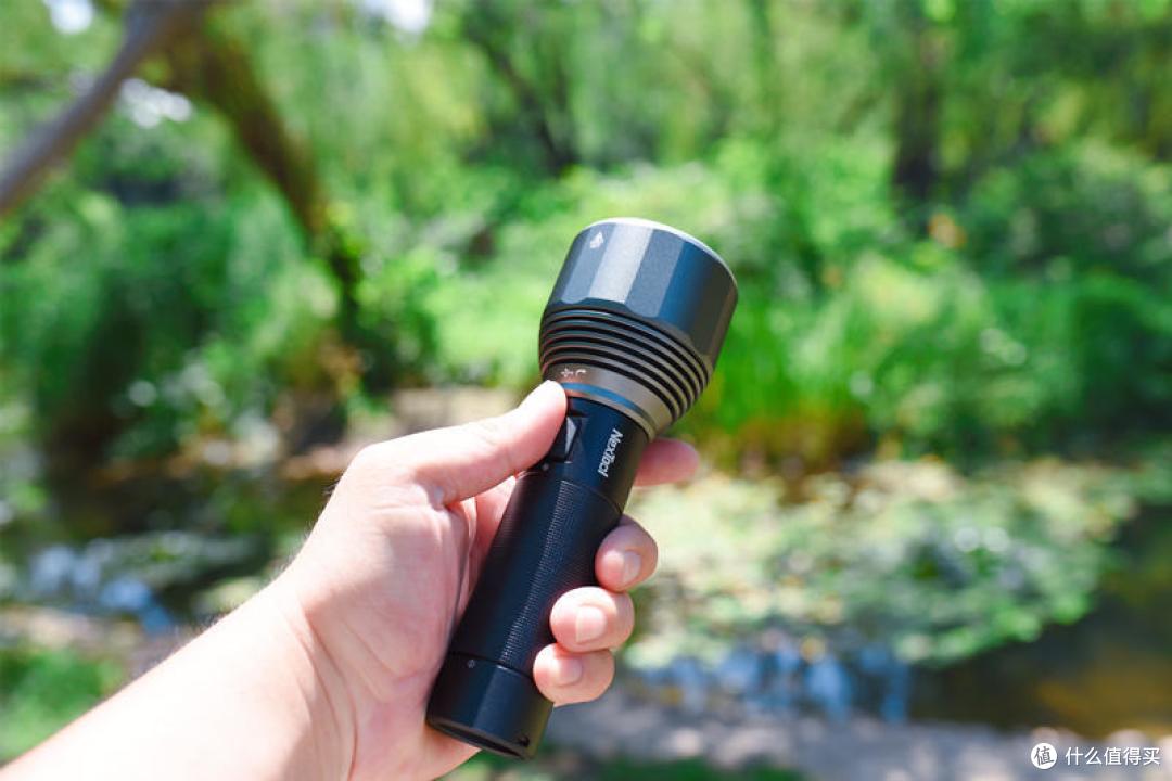 性价比高到惨烈，极低的价格，极高的效率-纳拓户外强光手电