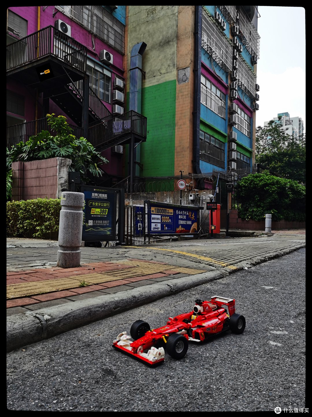 今天泰高乐的F1赛车驶离跑道，来到你面前，你看到了吗？