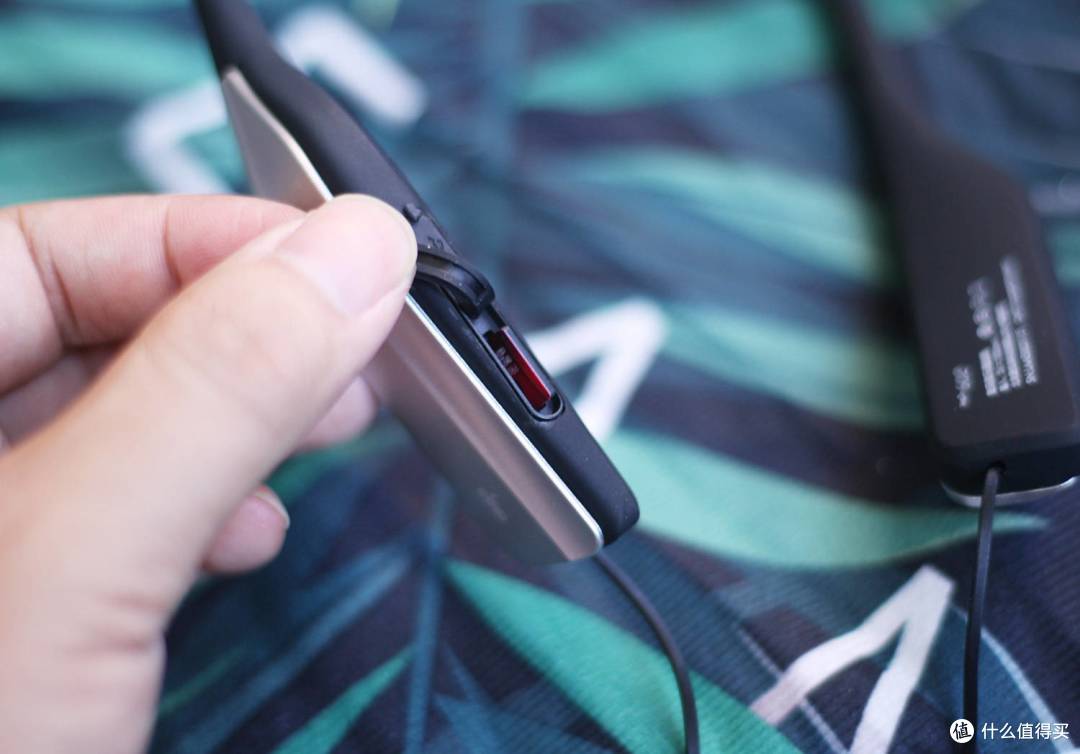 带有MP3功能的蓝牙耳机用着如何?你会买吗?