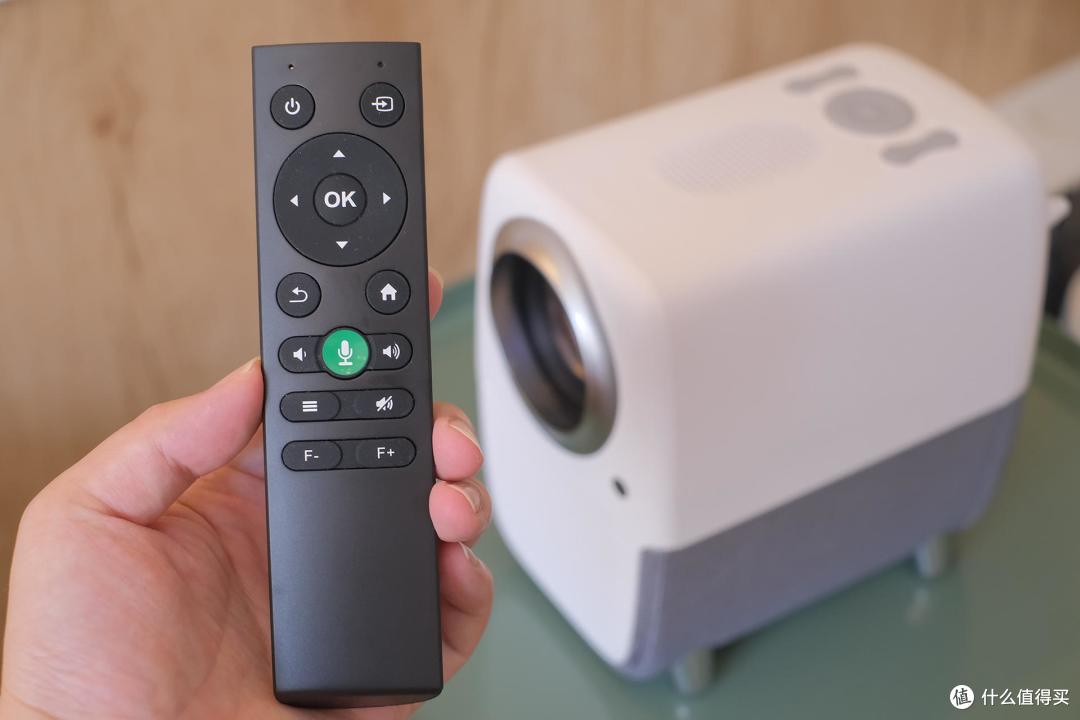 这个夏天看《扫黑风暴》,我用泰捷WEBOX T1投影仪,效果可媲美3000元投影,值得推荐