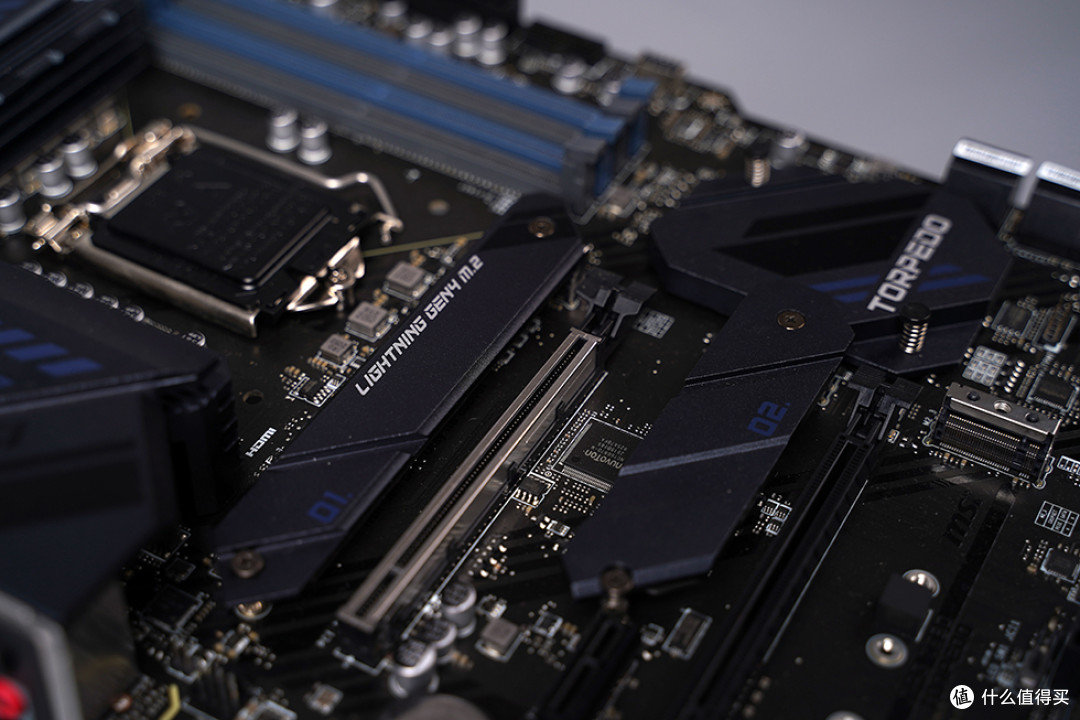 RTX 3080TI HOF EXREME，海盗船4000D白色RGB性能主机