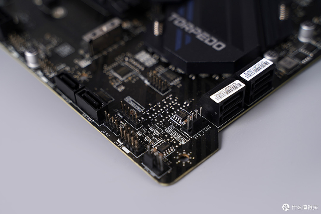 RTX 3080TI HOF EXREME，海盗船4000D白色RGB性能主机