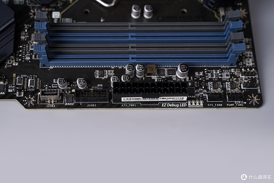 RTX 3080TI HOF EXREME，海盗船4000D白色RGB性能主机