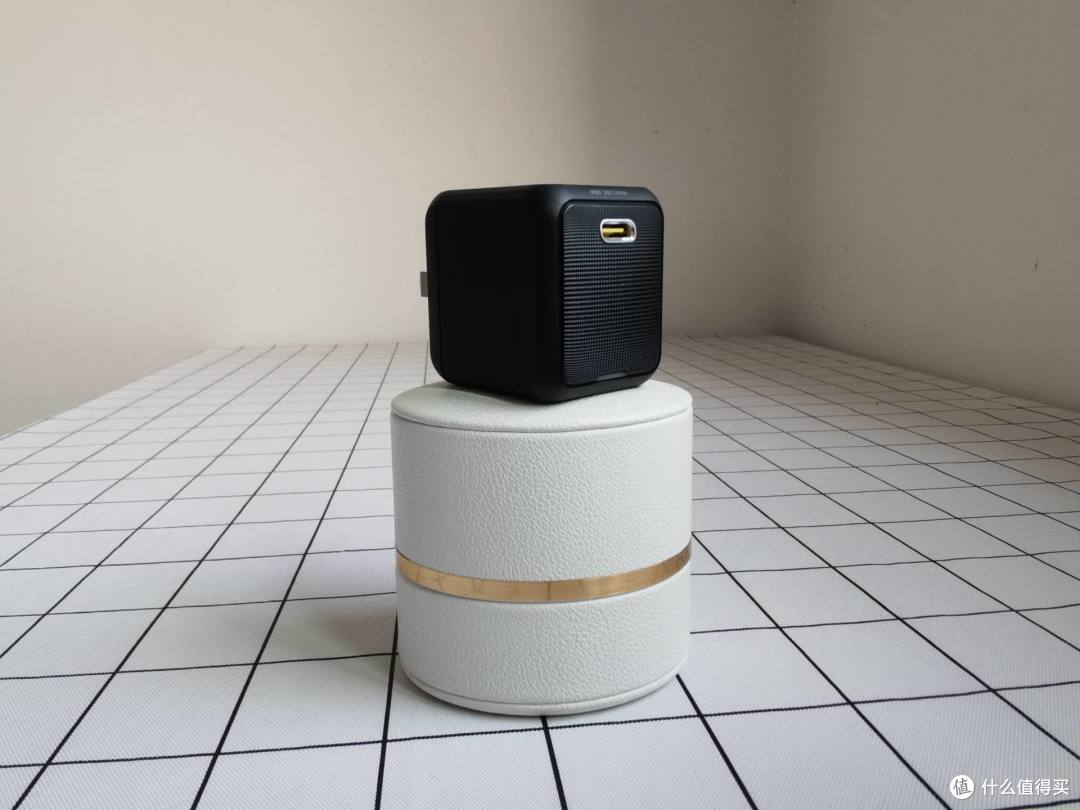 浓缩的都是精品——AOHi Magcube65W氮化镓充电器测评