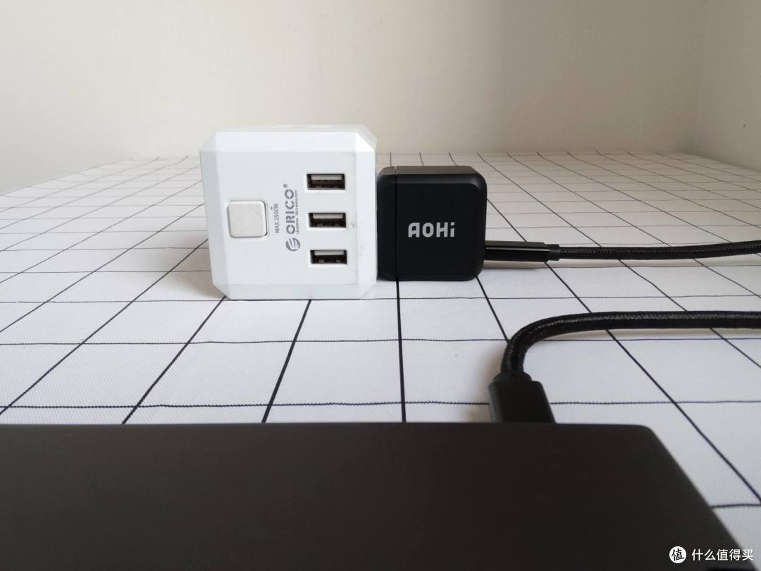 浓缩的都是精品——AOHi Magcube65W氮化镓充电器测评