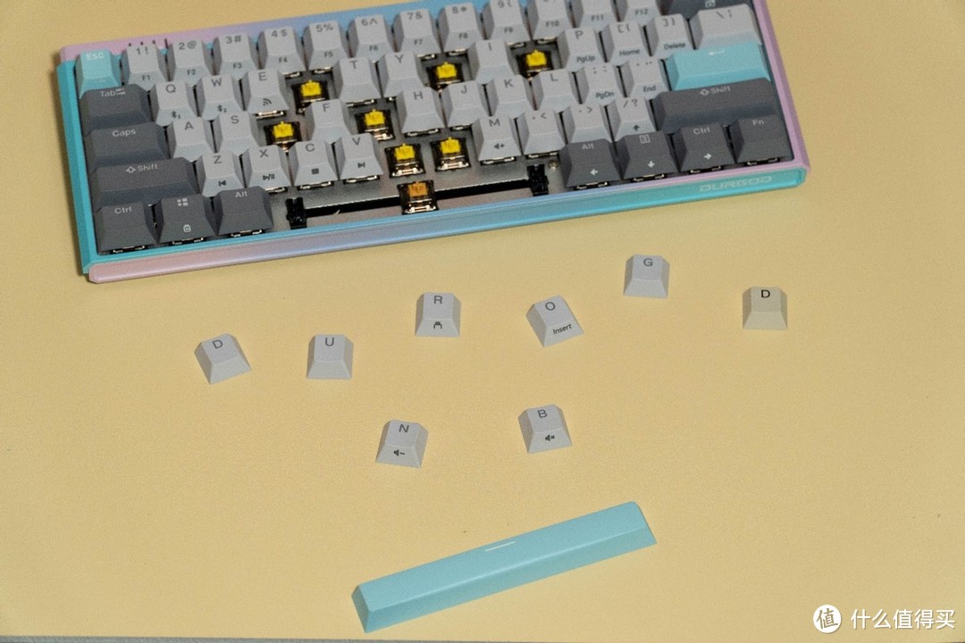 杜伽K330W——61键位机械键盘，小巧随身带