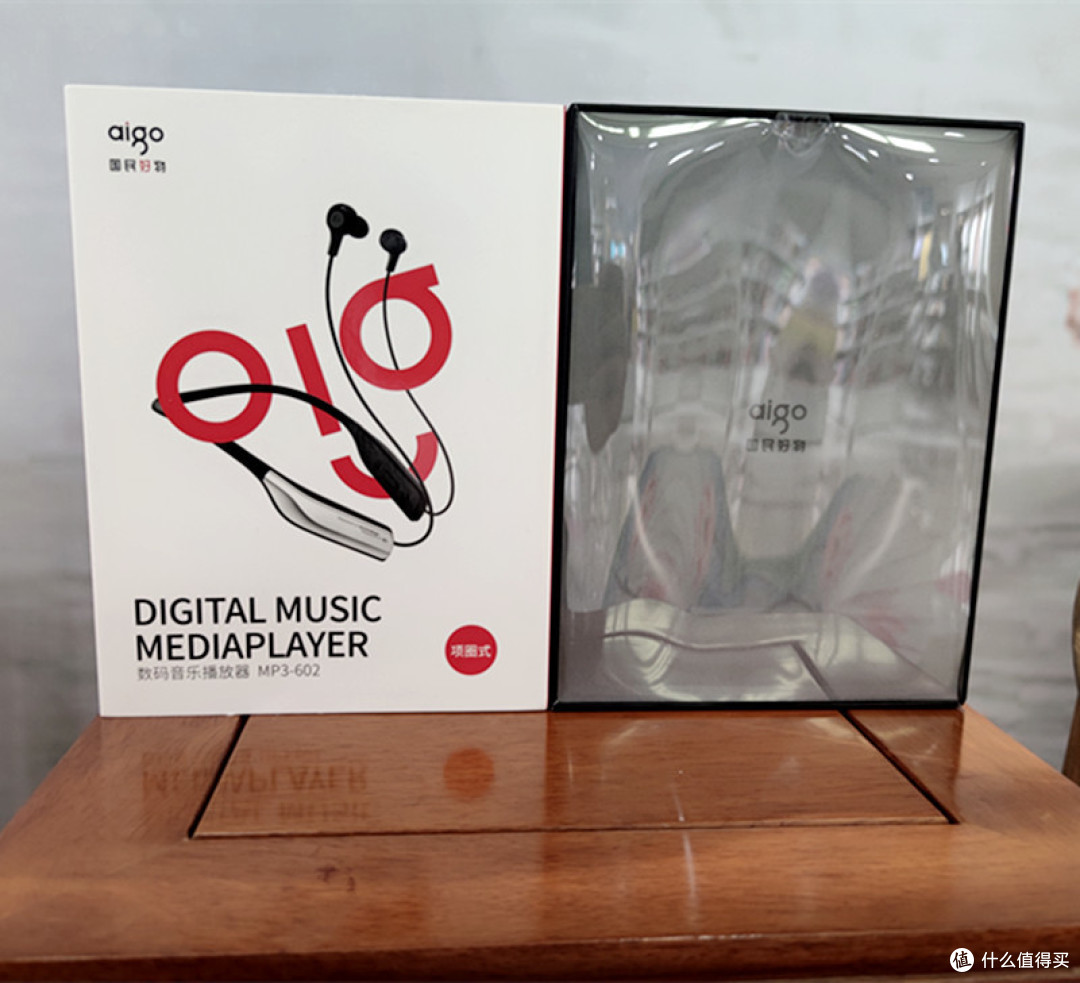 戴脖子上的音乐全才,是MP3还是耳机,aigo项圈式数码播放器体验