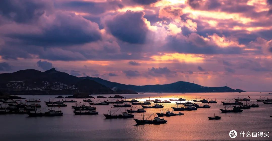 舟山开渔节，晚霞之下的嵊泗列岛风光。©图虫创意
