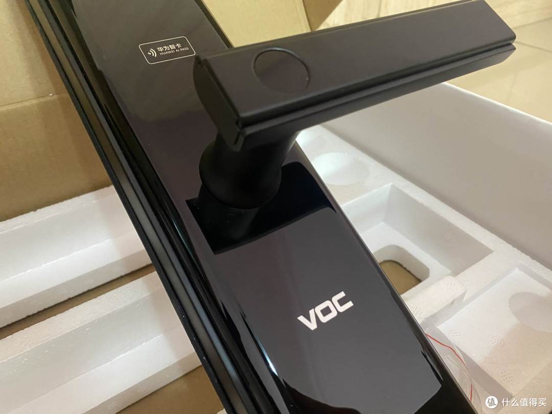 华为智选VOC智能门锁S体验:指纹锁手机一碰解锁,回家更方便